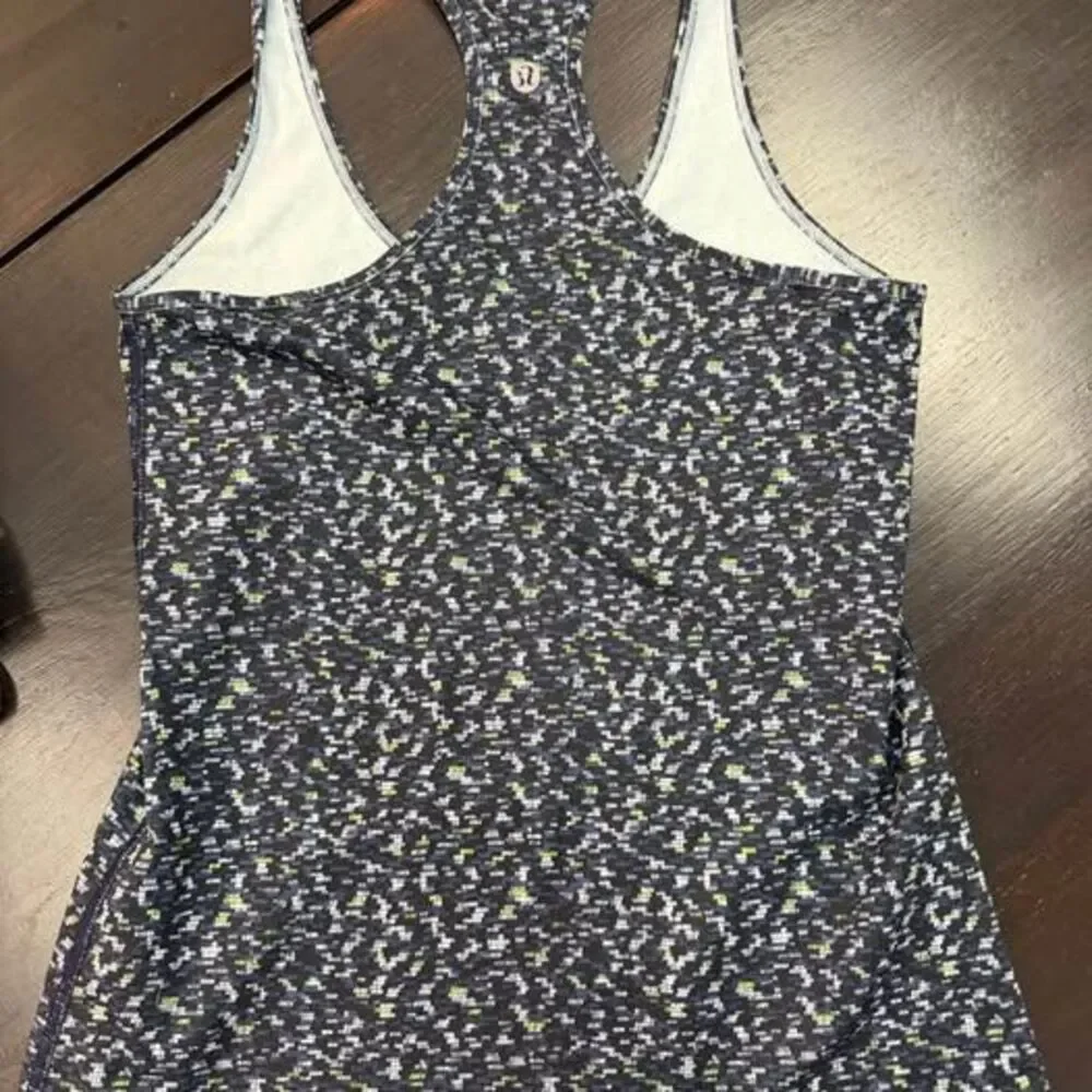 Lululemon athletic tank size small